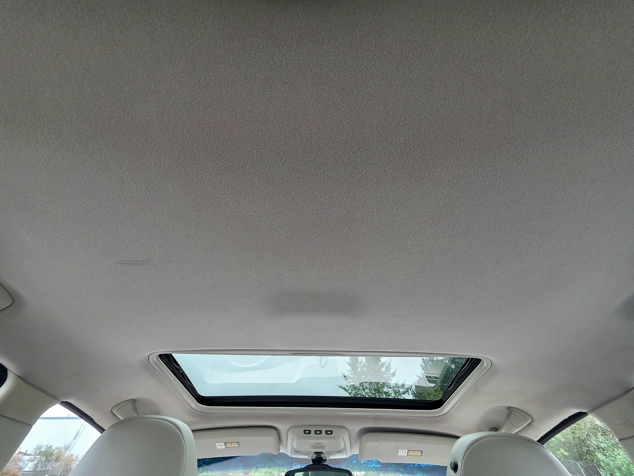 Used 2004 Volvo V70 2.5T FWD image 35