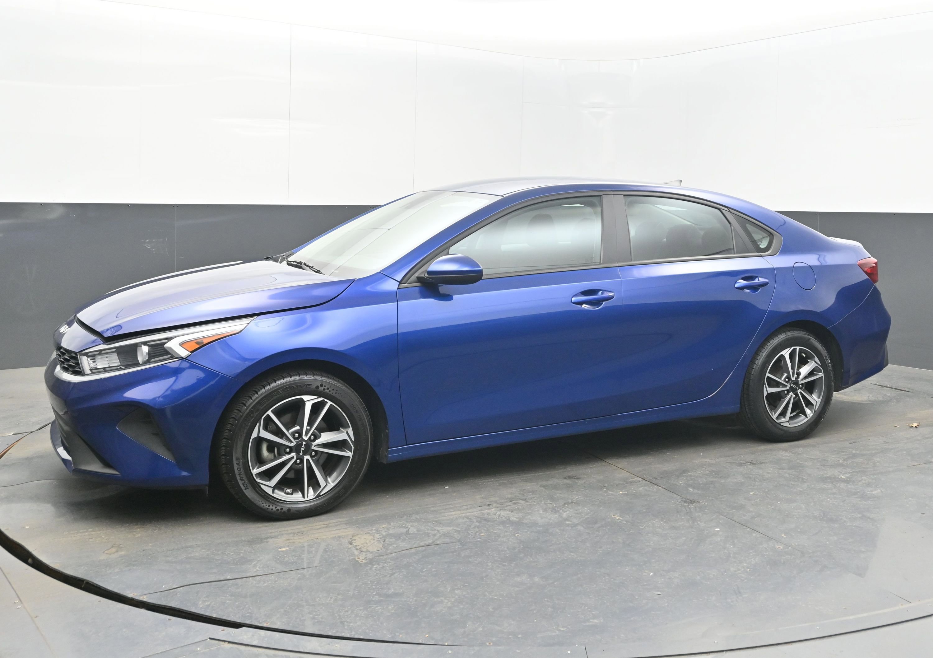 Used 2023 Kia Forte LXS image 5