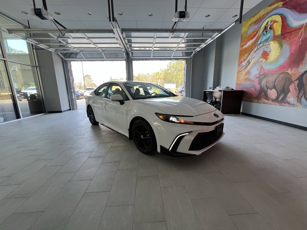 New 2026 Toyota Camry SE w/ Convenience Package
