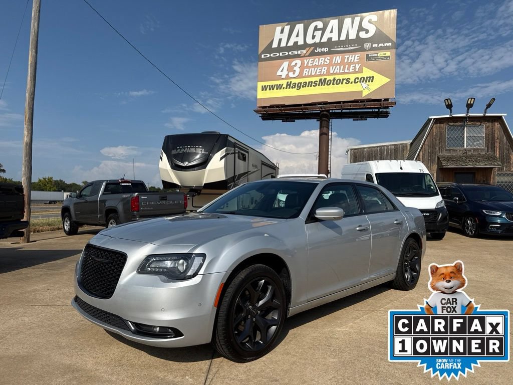 Certified 2023 Chrysler 300 S RWD image 1