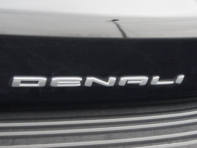 Used 2023 GMC Yukon Denali image 18