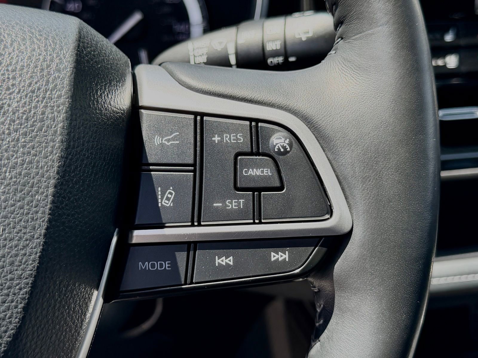 Used 2022 Toyota Highlander Limited AWD/4WD image 30