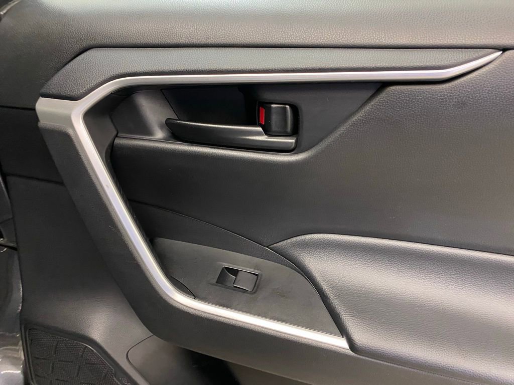 Used 2024 Toyota RAV4 LE image 39