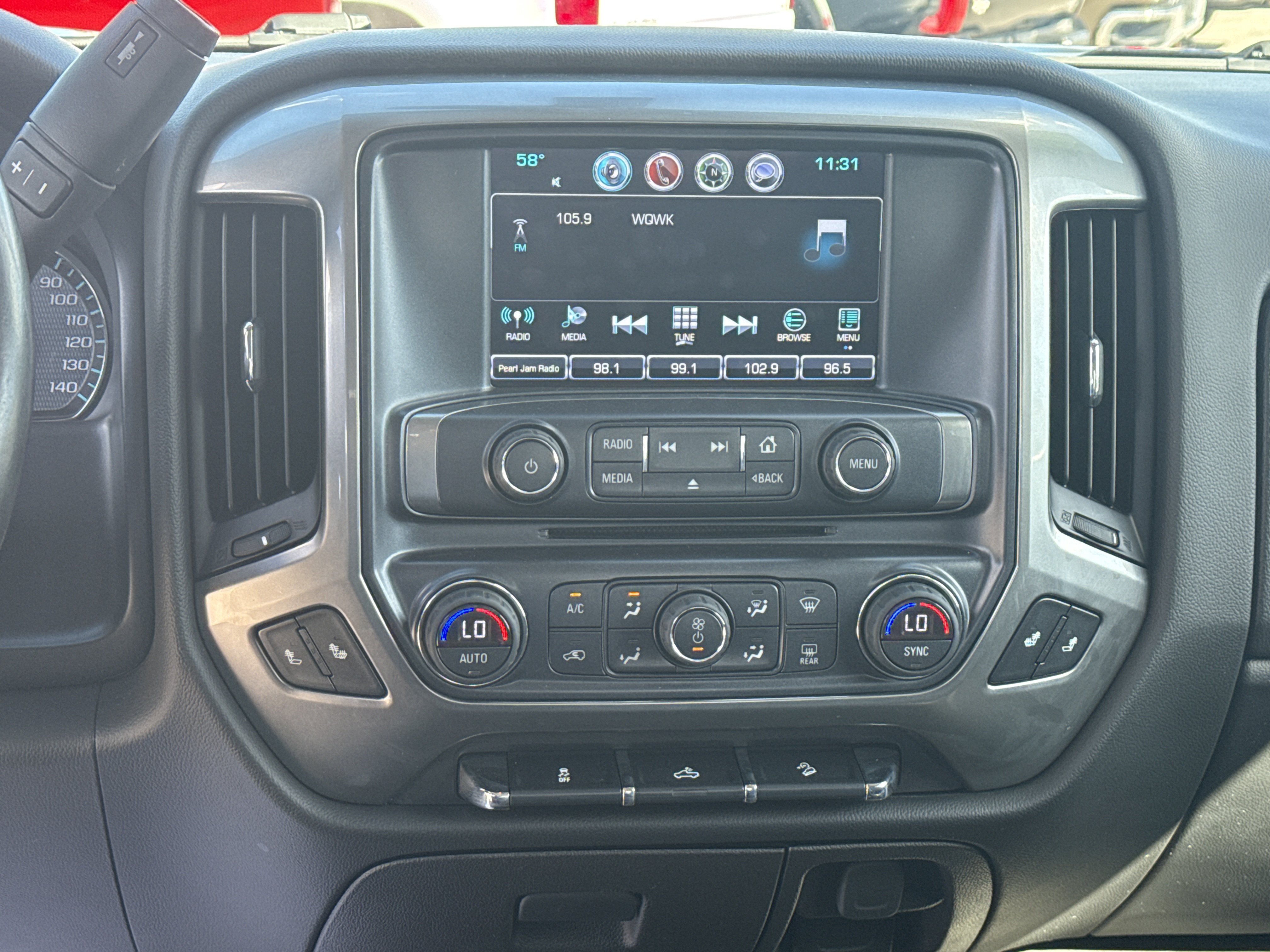 Used 2018 Chevrolet Silverado 1500 LT w/ All Star Edition AWD/4WD image 23