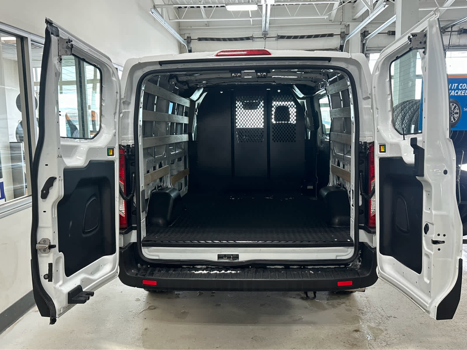 Used 2024 Ford Transit 250 Low Roof w/ Exterior Upgrade Package image 9