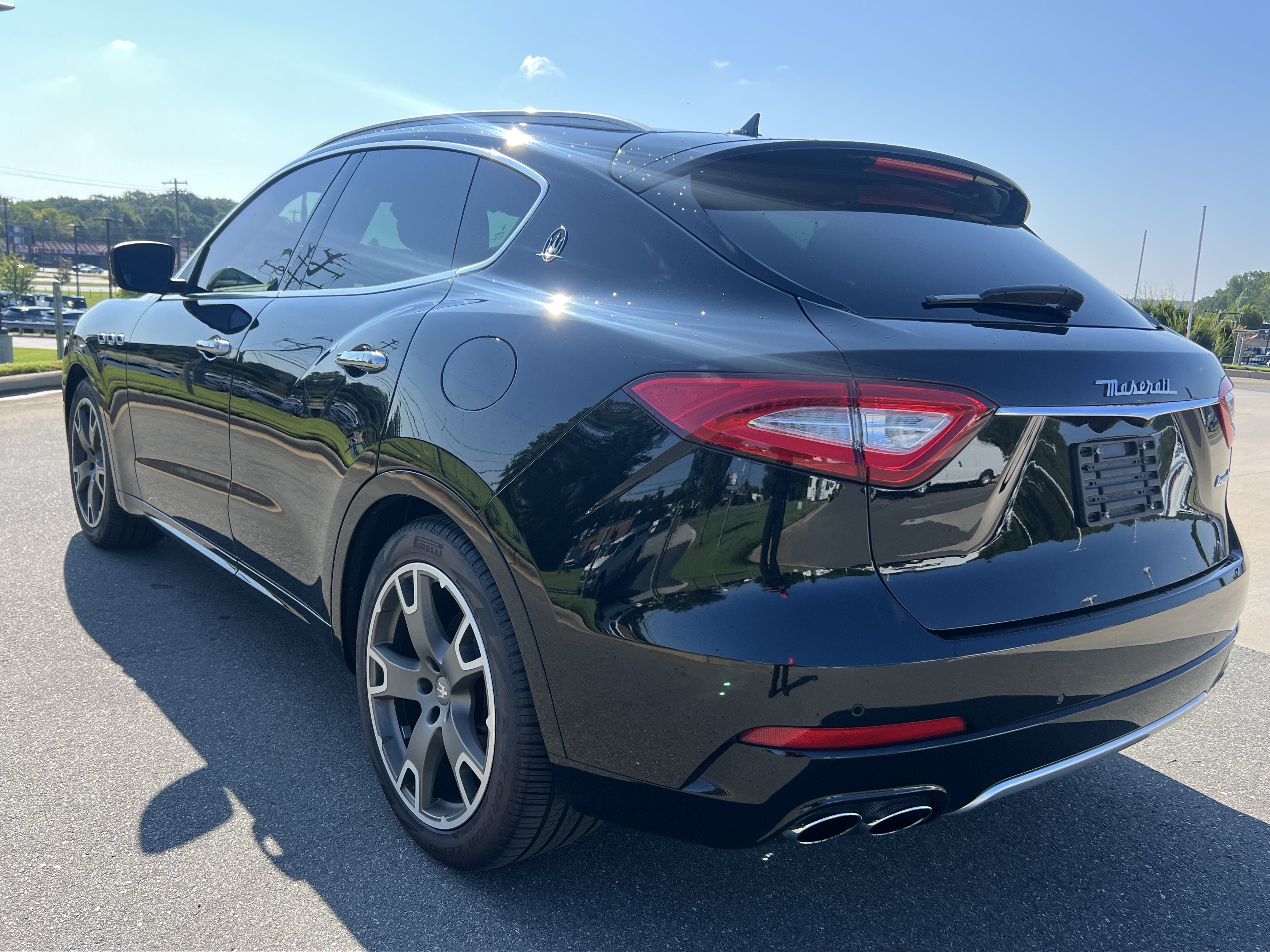 Used 2017 Maserati Levante S AWD/4WD image 7