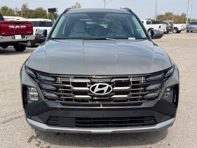 Used 2025 Hyundai Tucson SEL FWD image 2