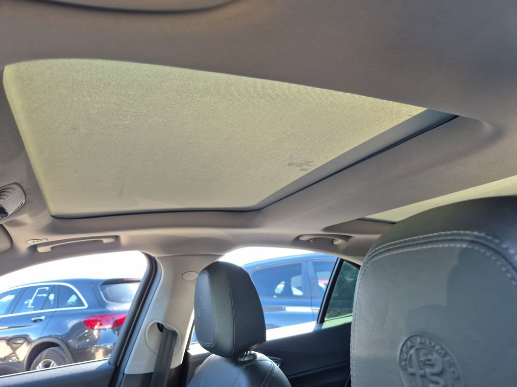 Used 2021 Alfa Romeo Giulia Ti image 8