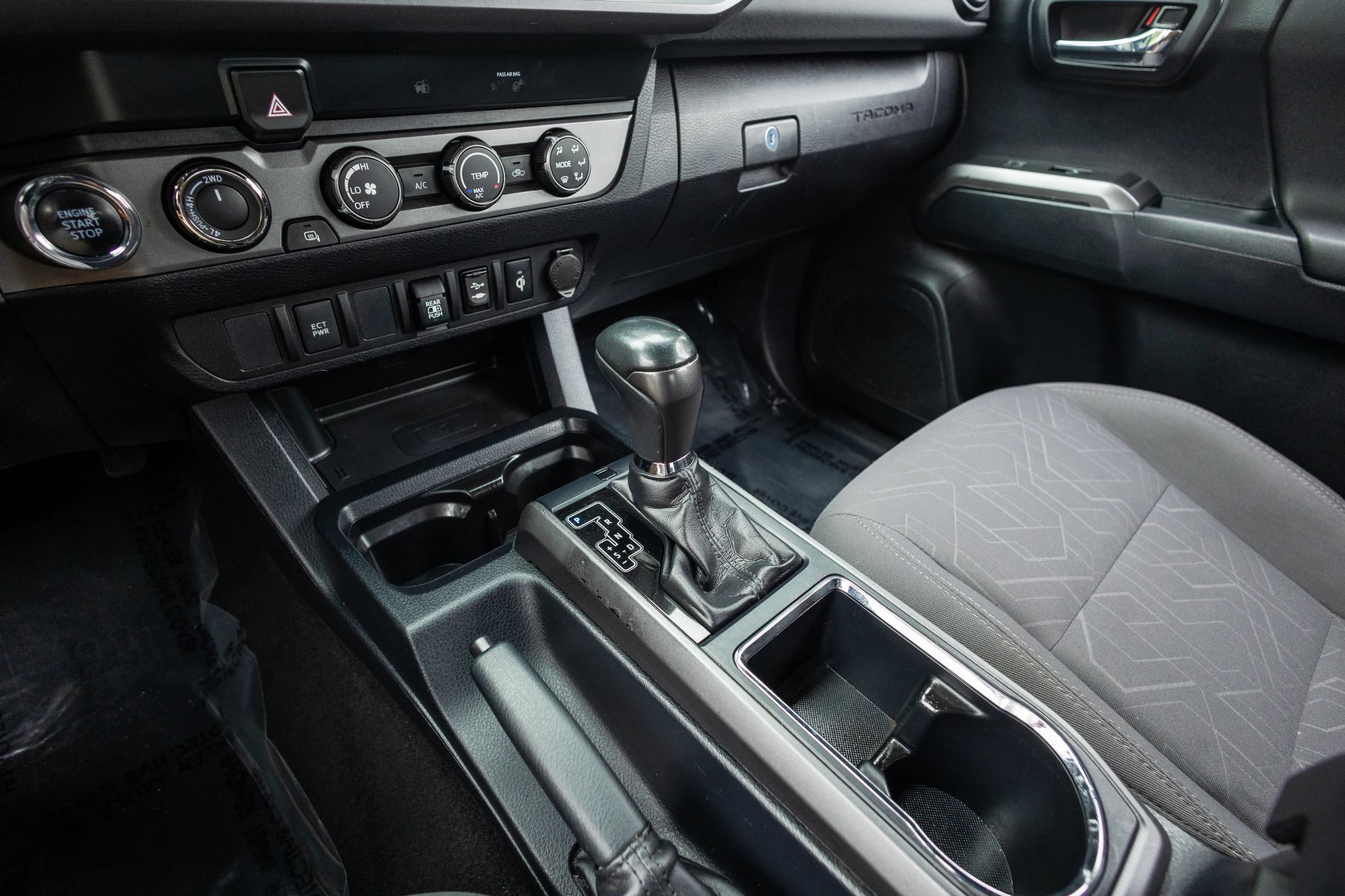 Used 2019 Toyota Tacoma TRD Sport AWD/4WD image 23