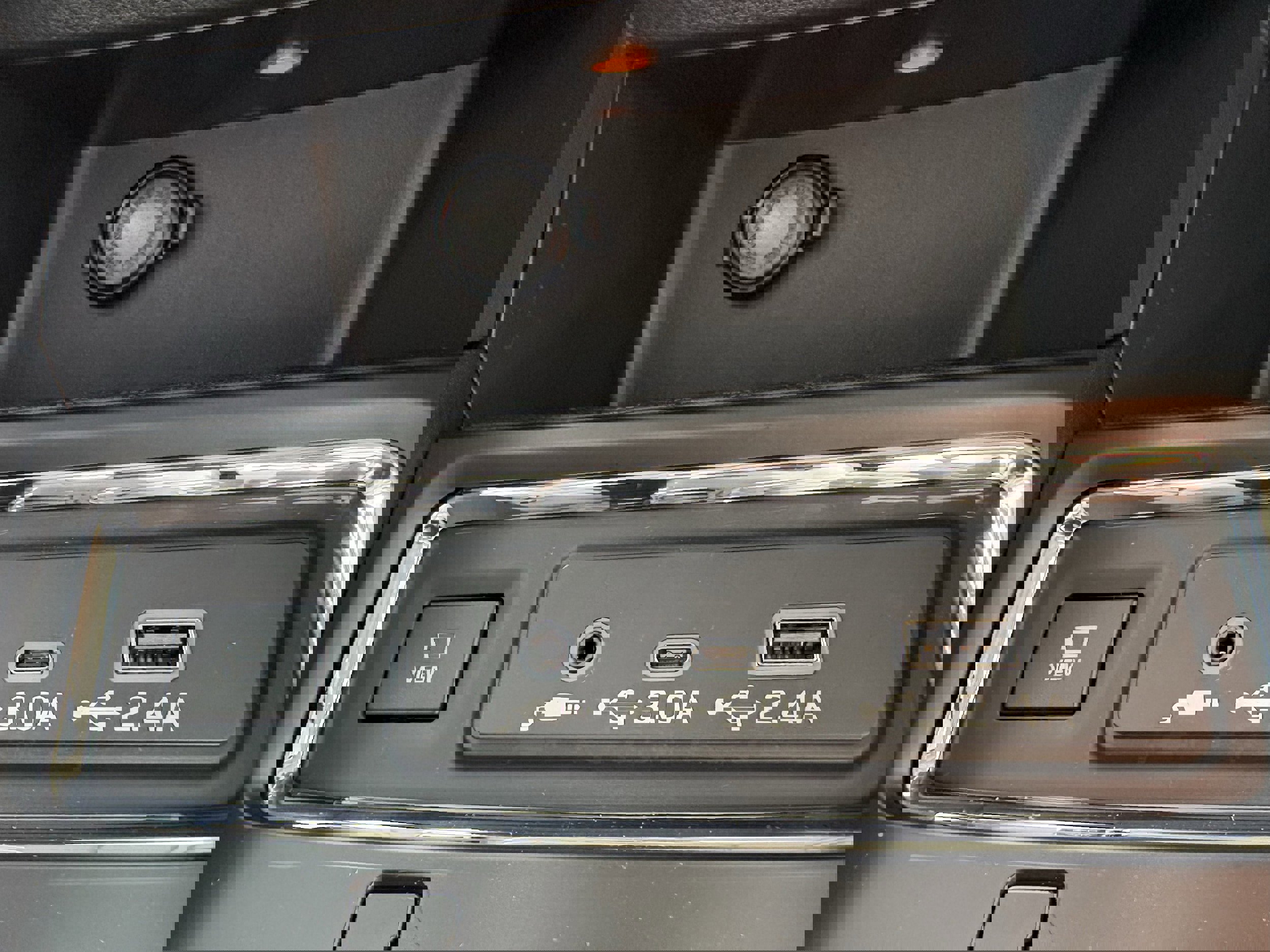 New 2026 Subaru Ascent Limited Bronze image 23