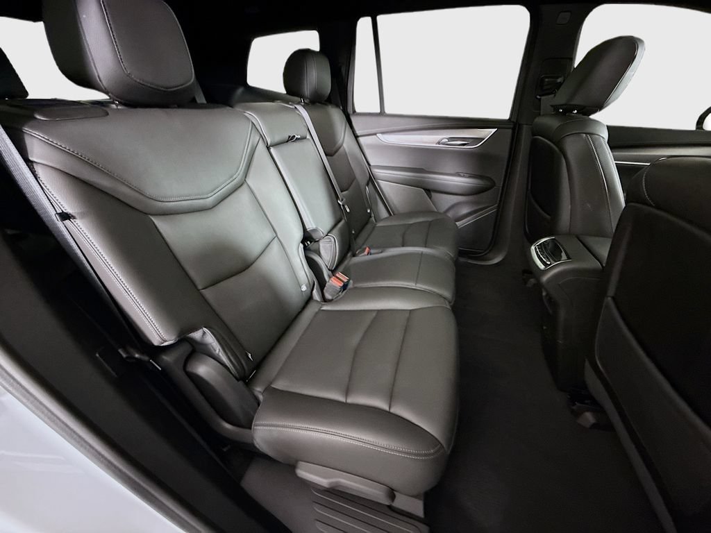 Used 2025 Cadillac XT6 Luxury FWD image 29