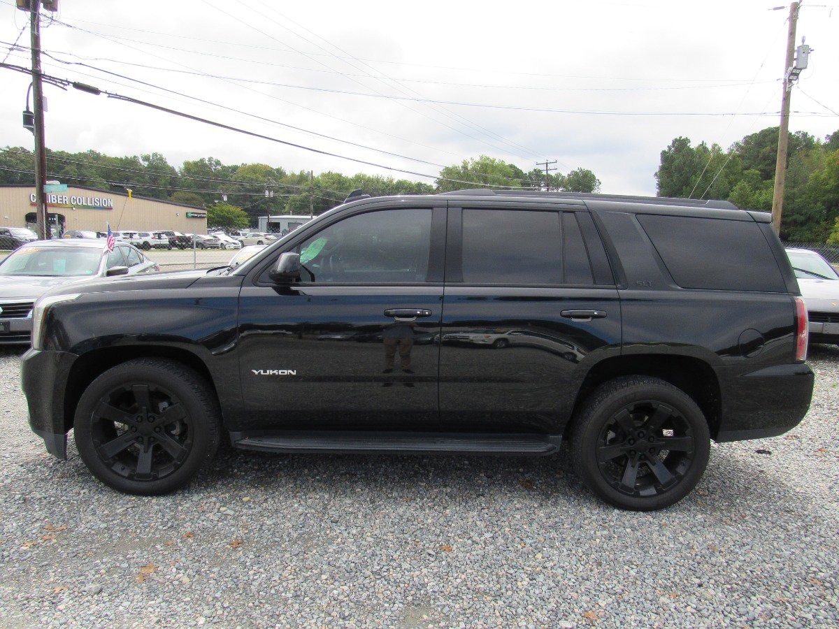 Used 2019 GMC Yukon SLT w/ Graphite Performance Edition image 2