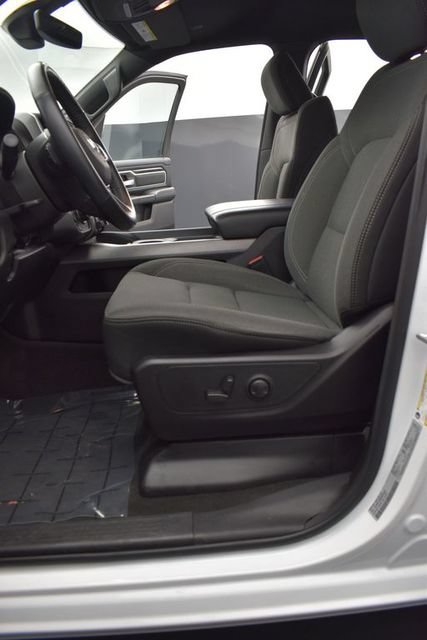 Used 2022 RAM 1500 Big Horn AWD/4WD image 9