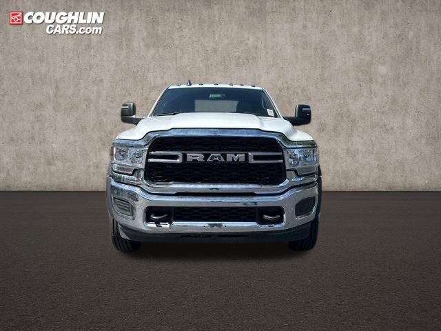 New 2024 RAM 5500 Tradesman w/ Chrome Appearance Group image 2