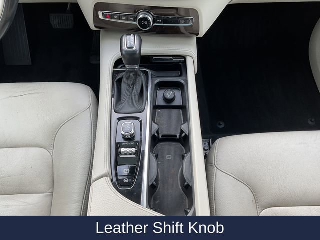 Used 2018 Volvo XC90 T6 Momentum w/ Convenience Package image 31