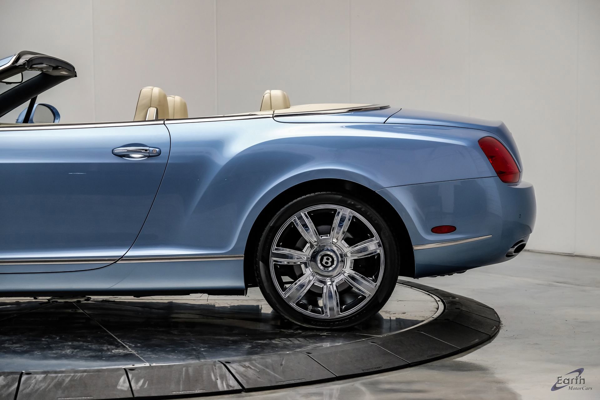 Used 2011 Bentley Continental GTC image 12