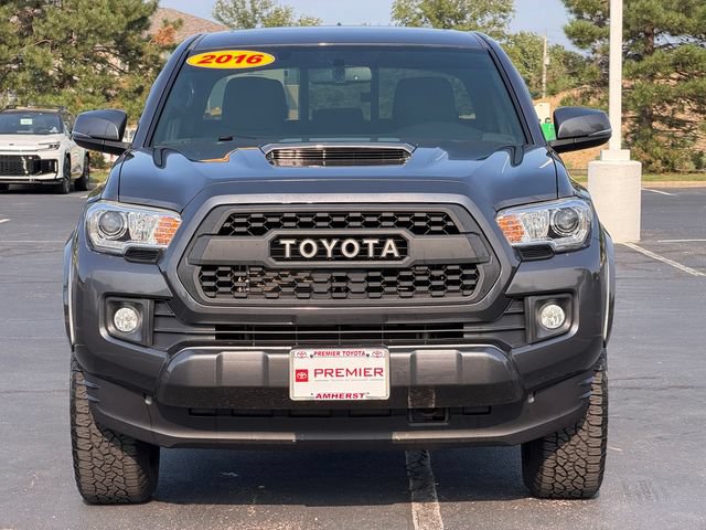 Used 2016 Toyota Tacoma TRD Sport AWD/4WD image 9
