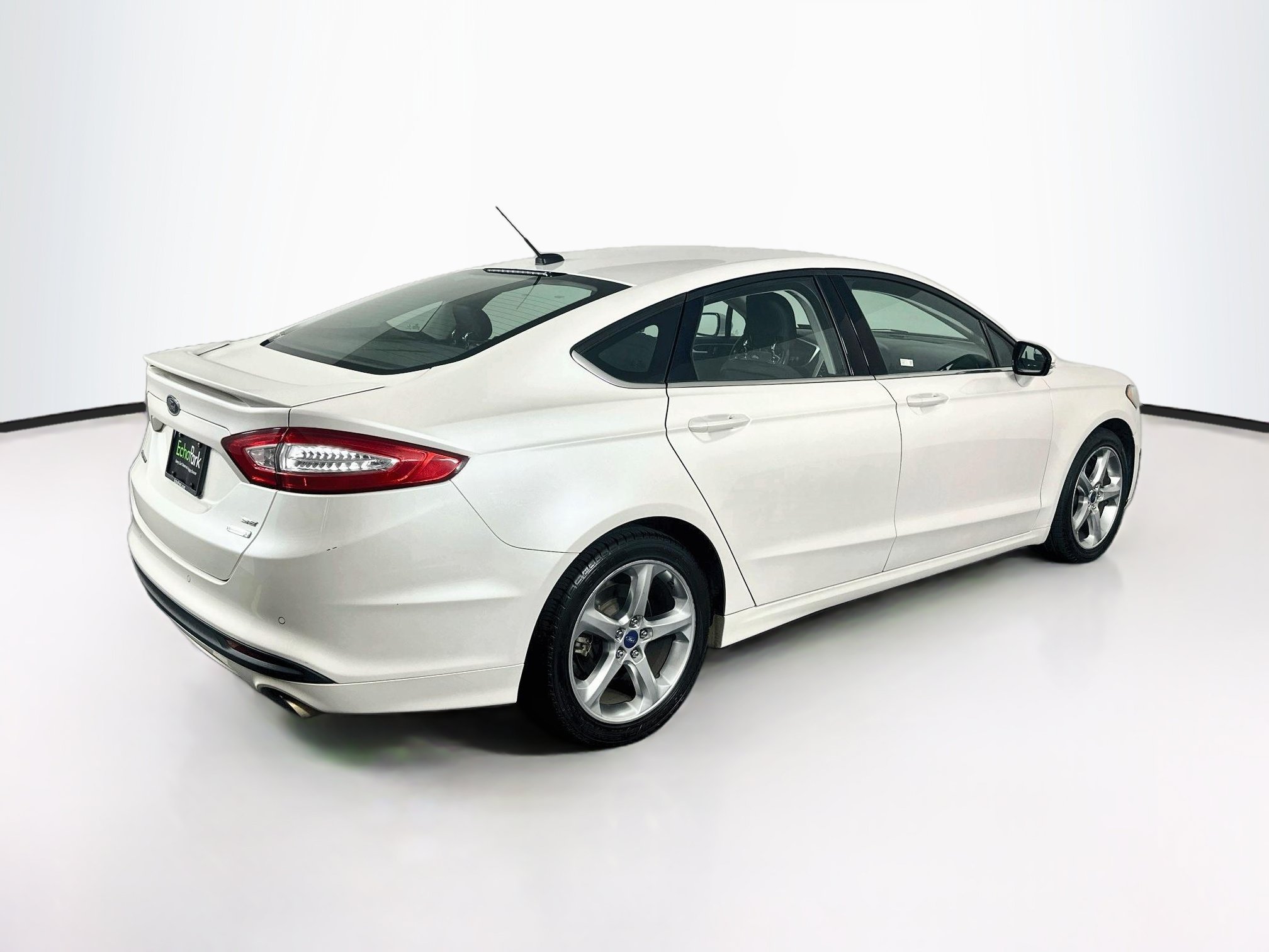 Used 2013 Ford Fusion SE FWD image 9