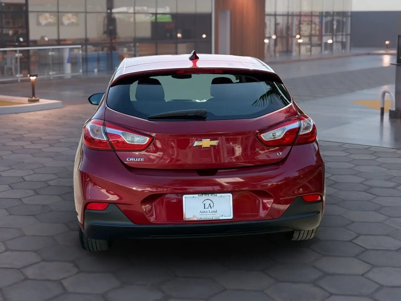 Used 2017 Chevrolet Cruze LT FWD image 5