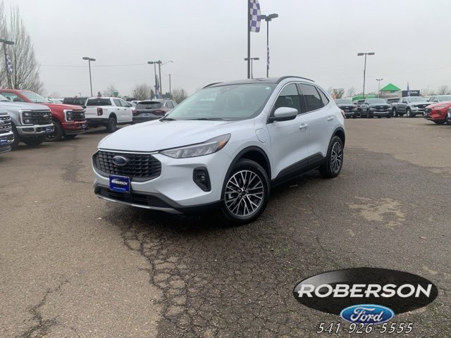 New 2025 Ford Escape SE w/ Class II Trailer Tow Package