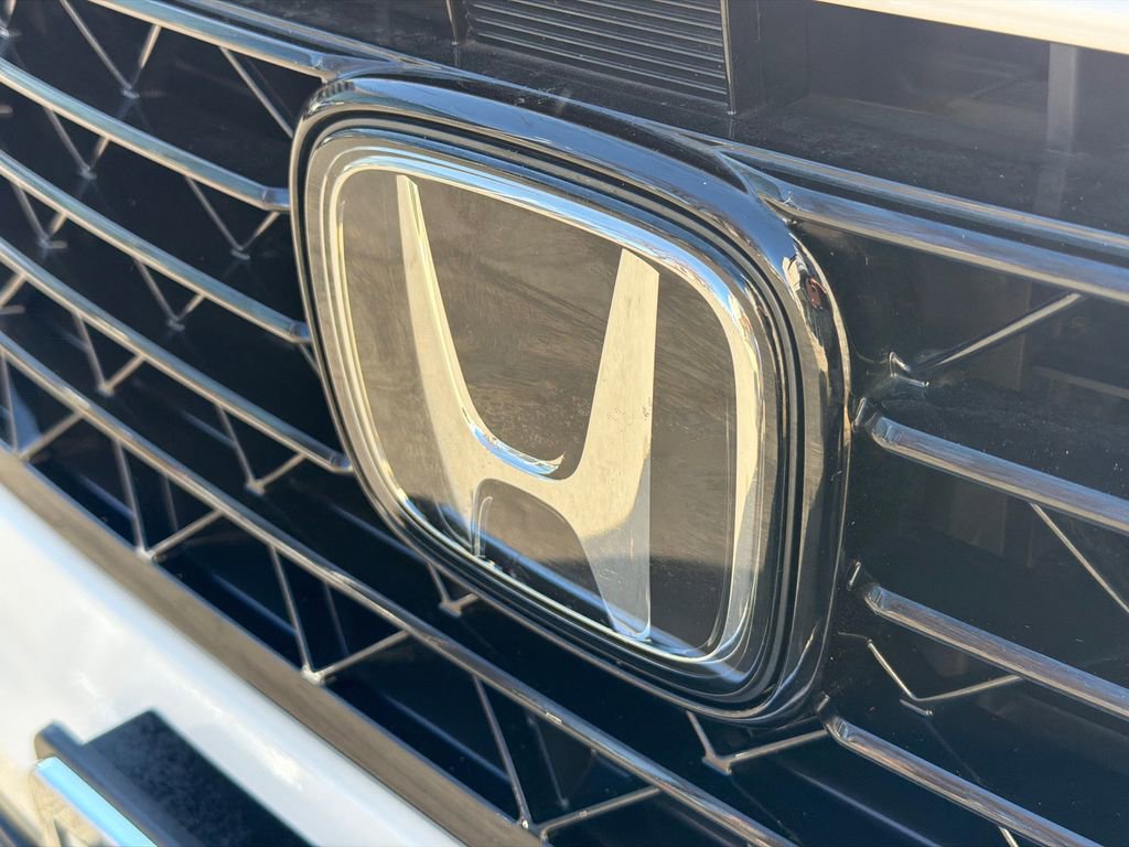 Used 2023 Honda Accord EX-L image 10
