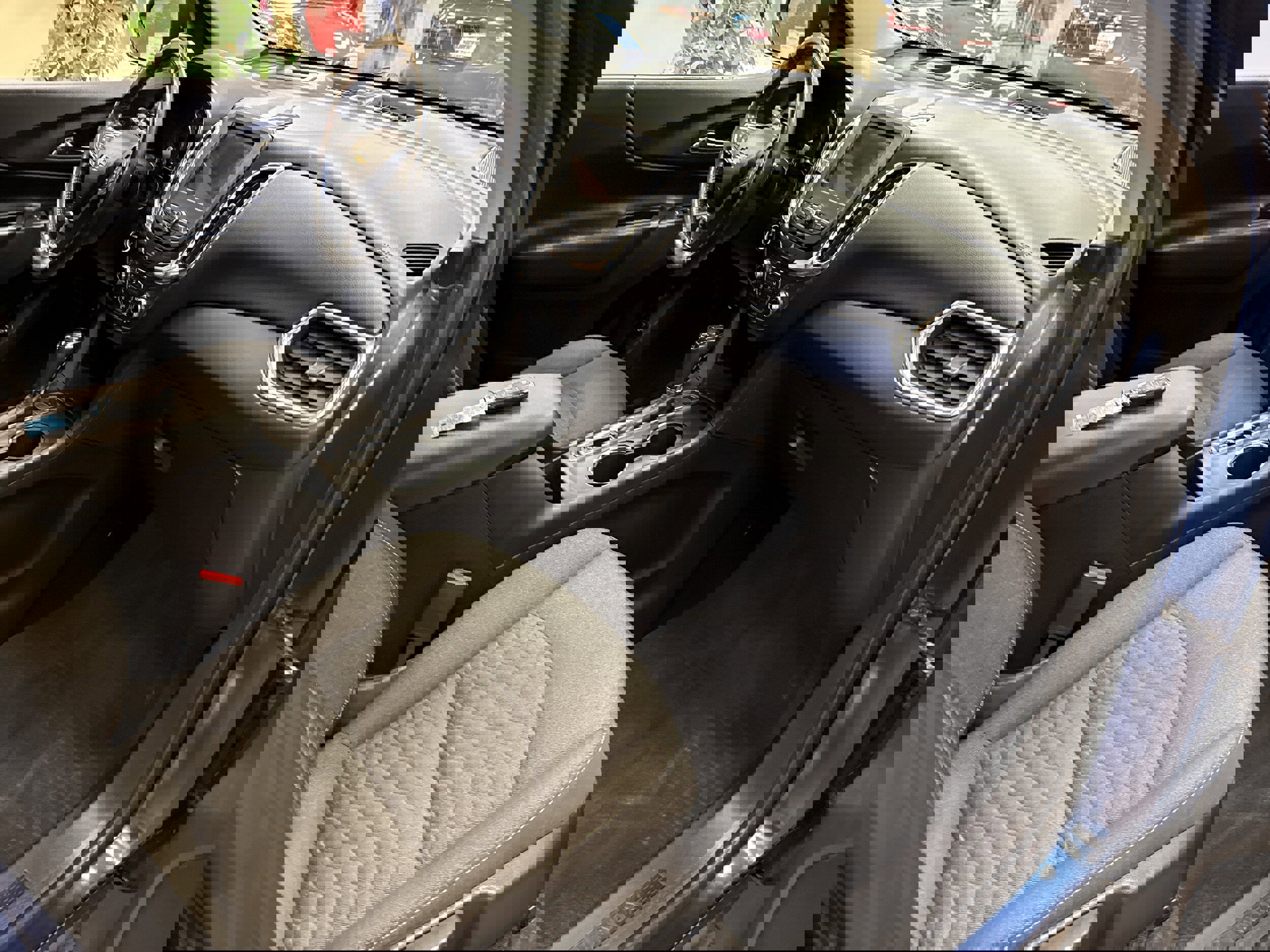 Used 2019 Chevrolet Equinox LT w/ Driver Convenience Package image 24