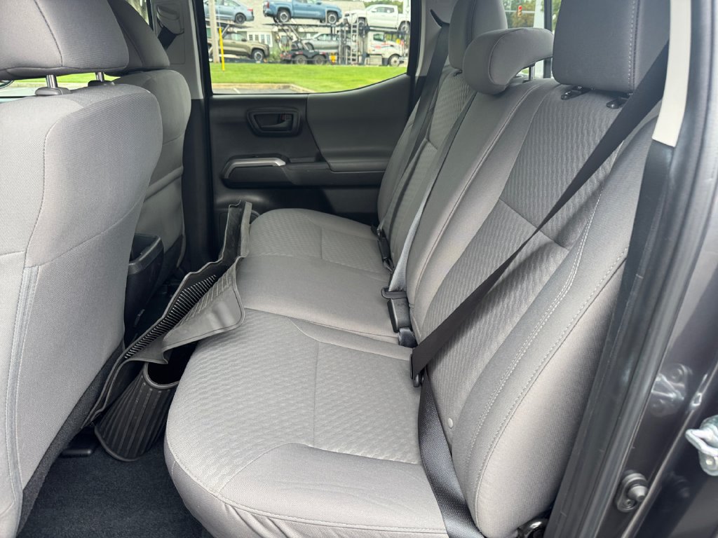 Used 2023 Toyota Tacoma SR5 AWD/4WD image 18