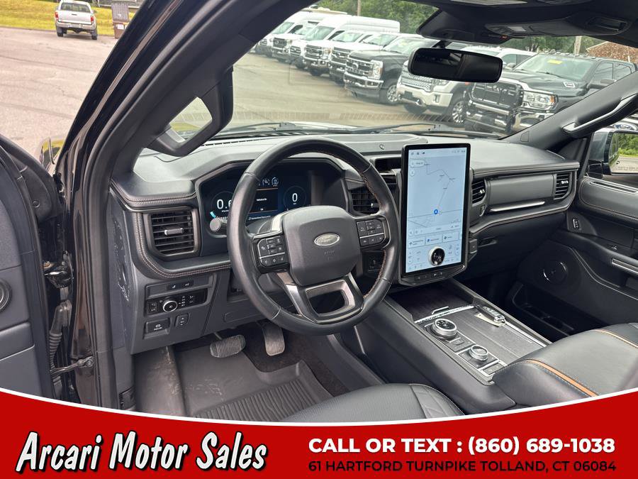 Used 2023 Ford Expedition Platinum image 17