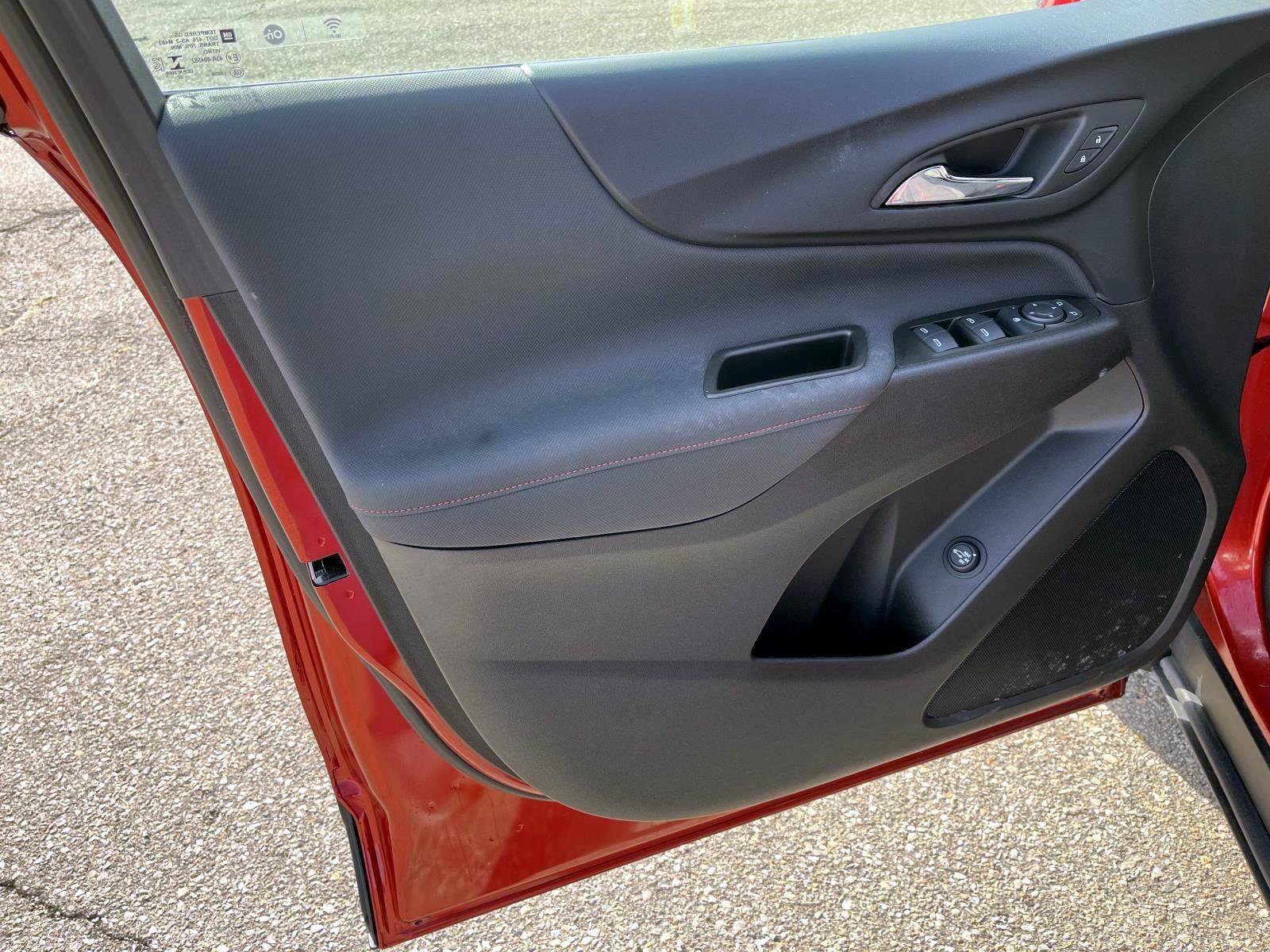 Certified 2023 Chevrolet Equinox RS w/ LPO, Floor Liner Package image 14