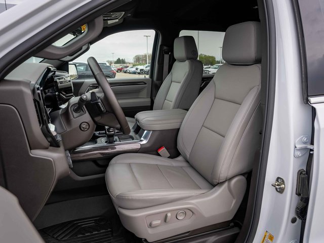 Used 2025 Chevrolet Silverado 1500 LTZ image 18