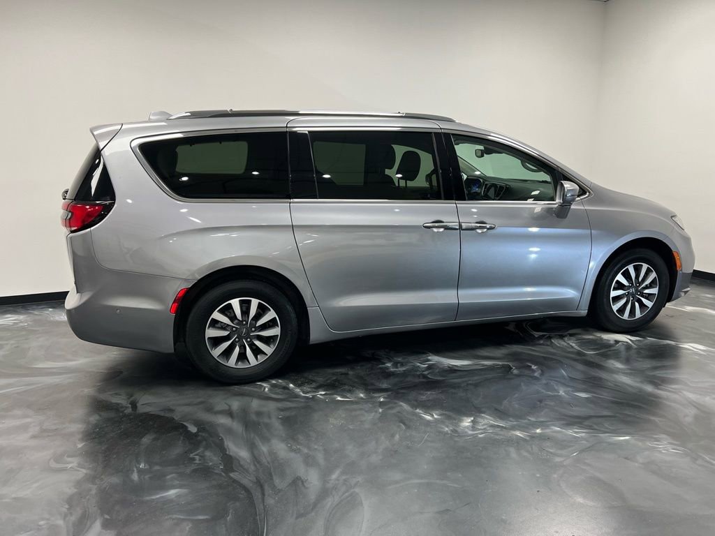 Used 2021 Chrysler Pacifica Touring-L image 23