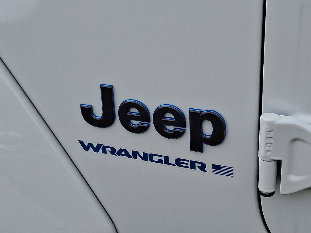 Used 2025 Jeep Wrangler Unlimited Sahara AWD/4WD image 19