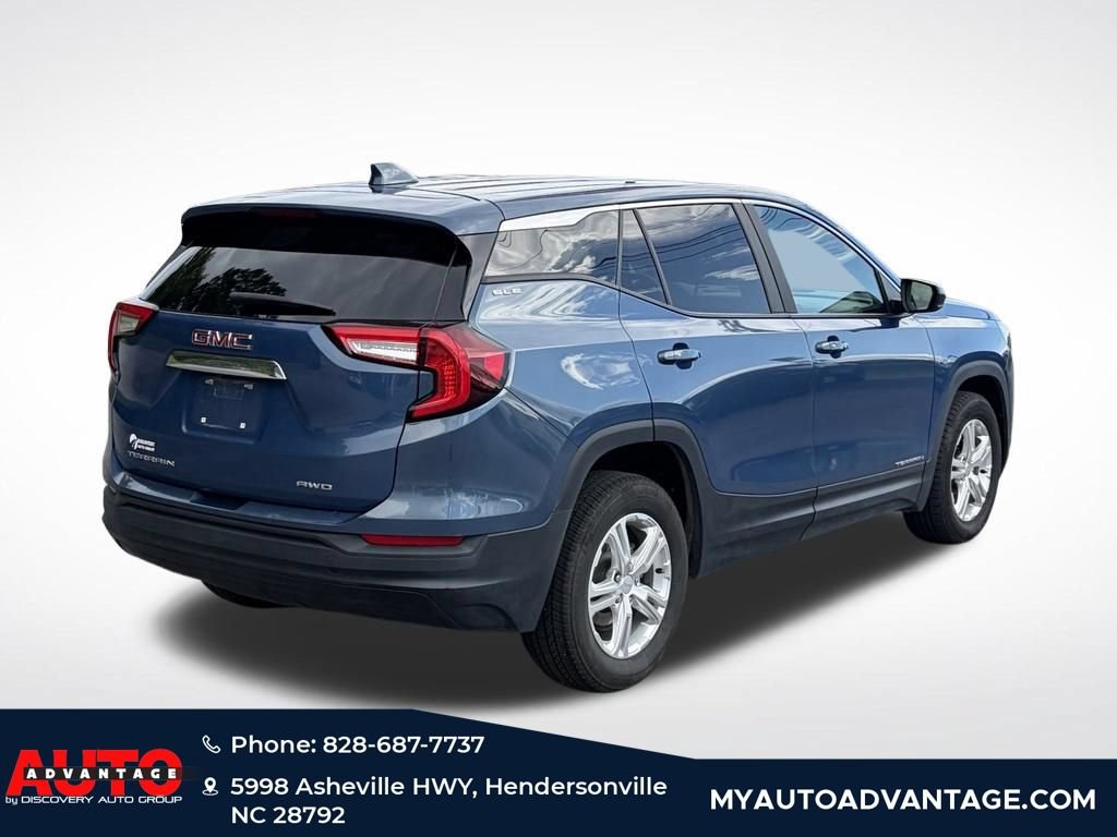 Used 2024 GMC Terrain SLE AWD/4WD image 3