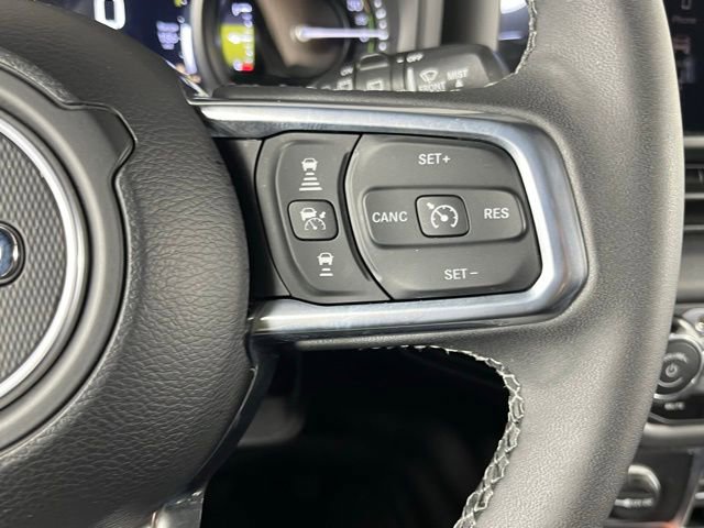 Used 2025 Jeep Wrangler Unlimited Sahara image 15