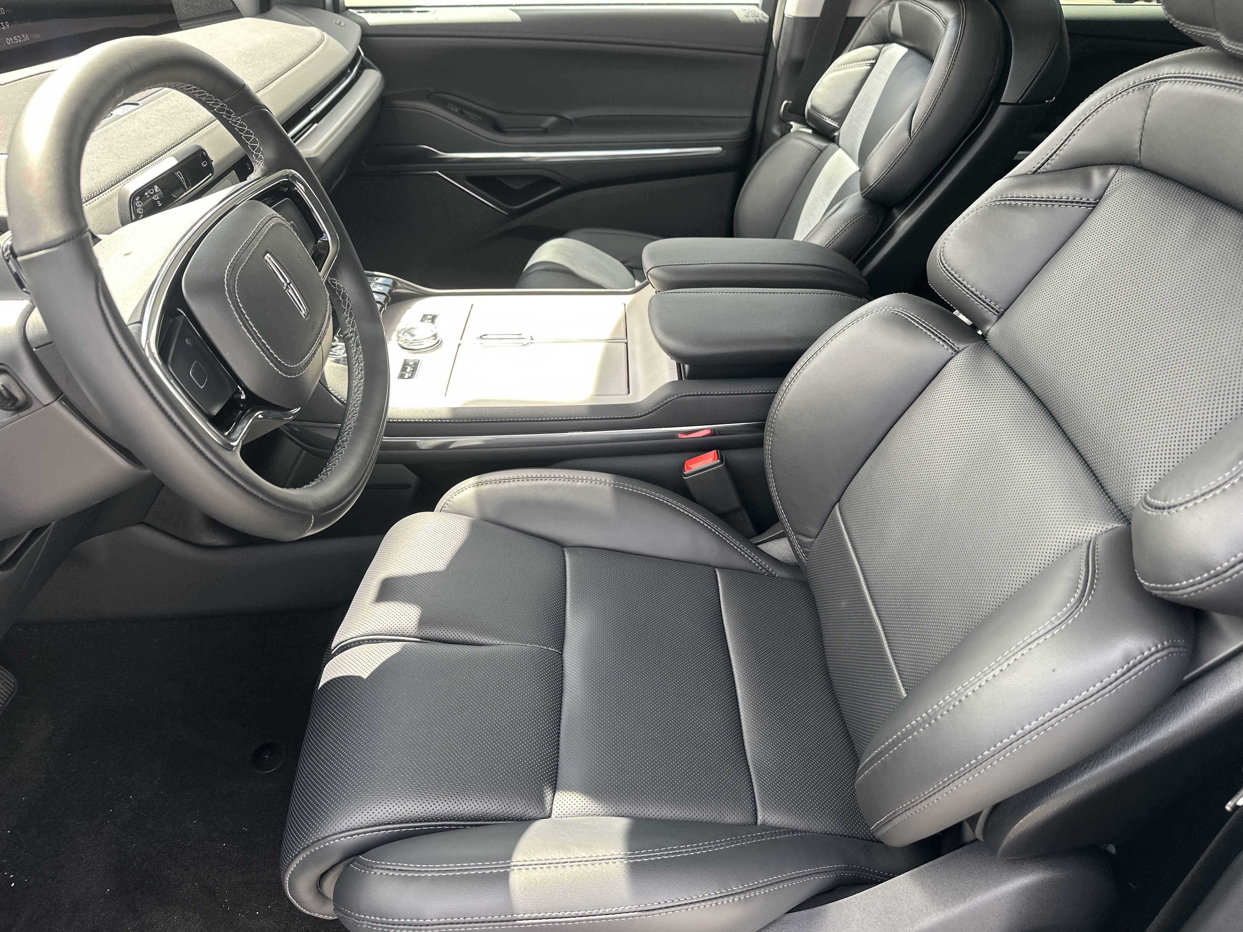 New 2025 Lincoln Navigator Reserve image 19