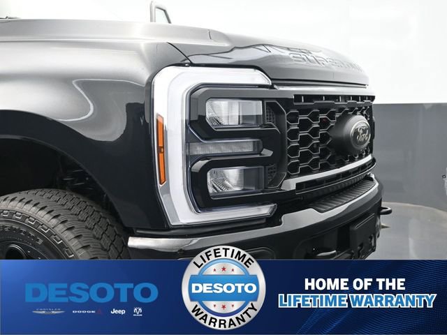 New 2026 Ford F250 Lariat w/ Black Appearance Package image 32