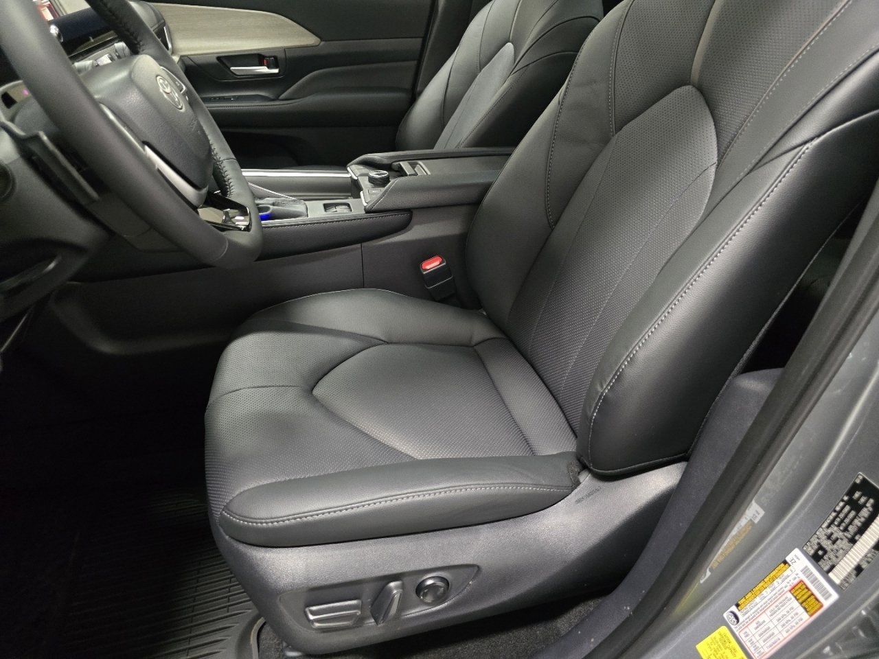 New 2026 Toyota Grand Highlander Platinum image 25