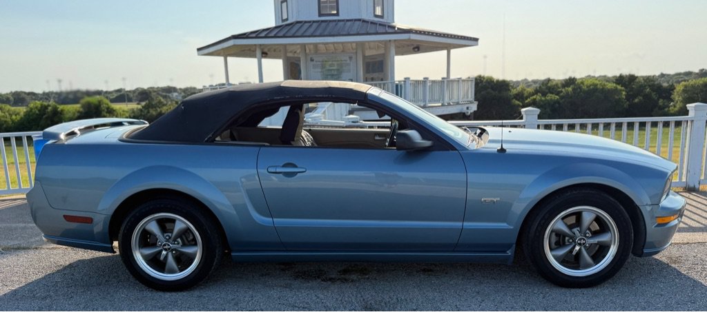 Used 2006 Ford Mustang GT RWD image 11