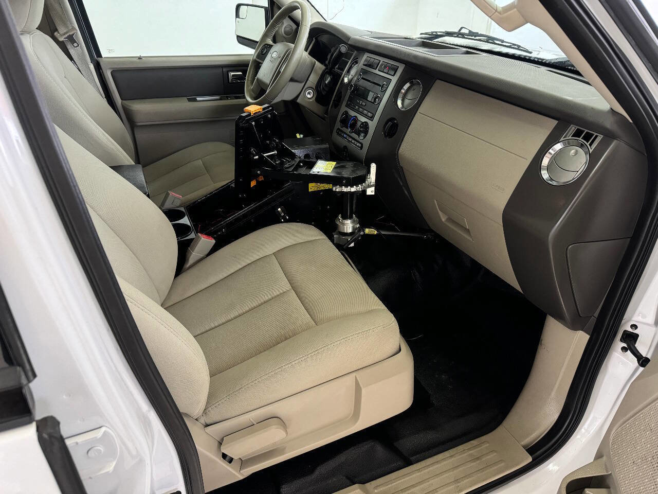 Used 2014 Ford Expedition XL RWD image 54