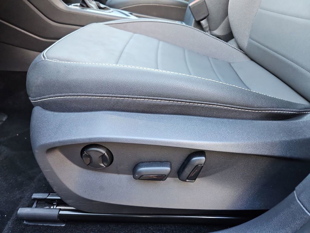 Used 2024 Volkswagen Taos SE image 26