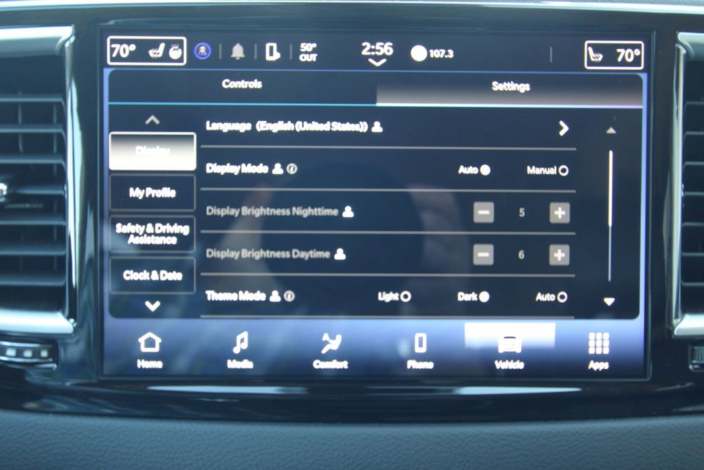 Used 2024 Chrysler Pacifica Touring-L FWD image 32