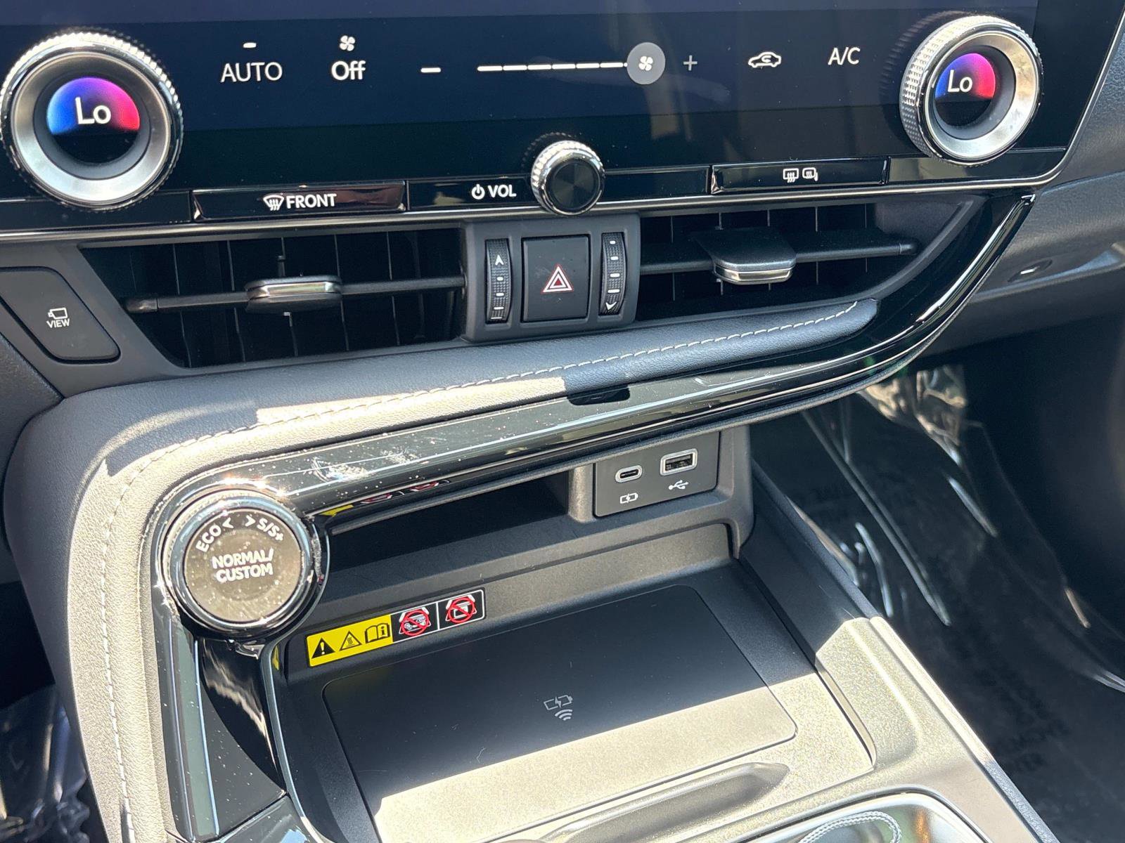 Used 2024 BMW 330i xDrive Sedan w/ Premium Package image 25