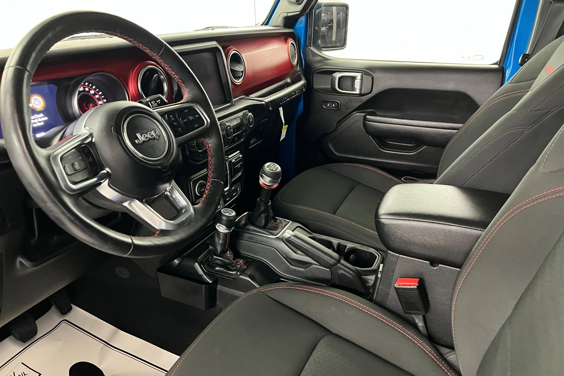 Used 2022 Jeep Wrangler Unlimited Rubicon w/ LED Lighting Group AWD/4WD image 16