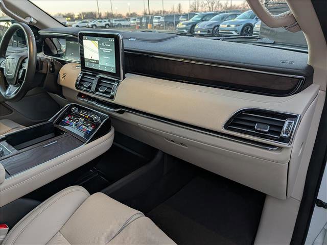 Used 2020 Lincoln Navigator Reserve w/ Luxury Package image 17