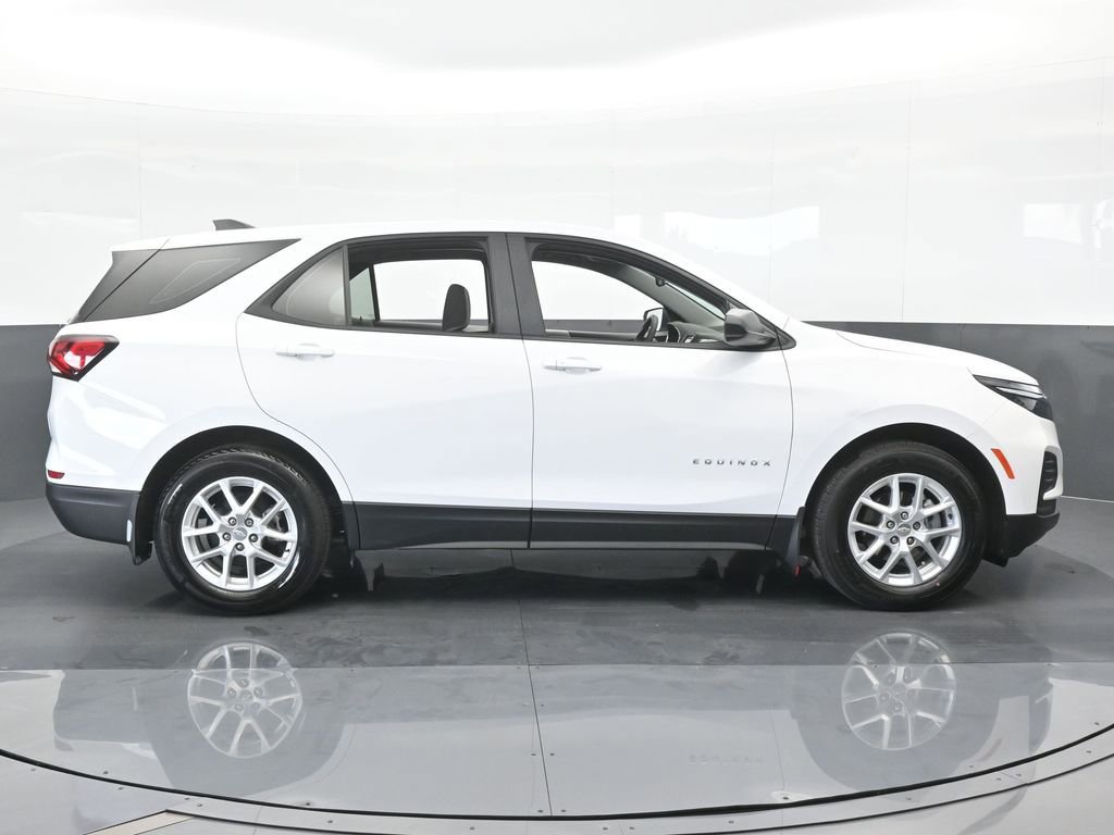 Used 2023 Chevrolet Equinox LS image 7
