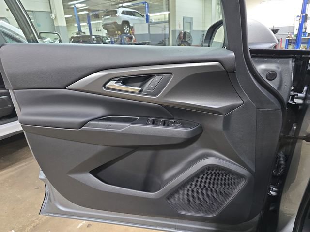 New 2026 Chevrolet Equinox EV LT image 27