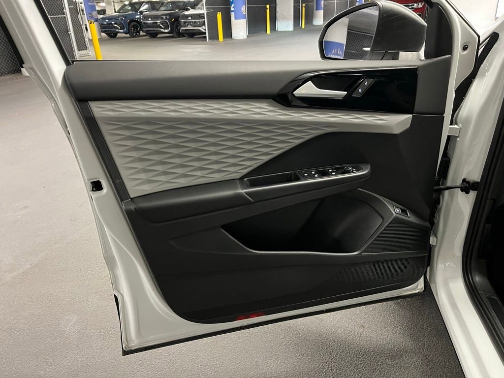 Certified 2022 Volkswagen Taos S image 17