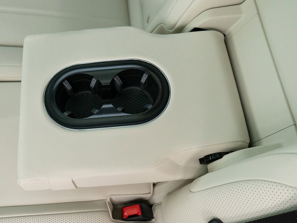 Certified 2024 Bentley Bentayga Extended Wheelbase AWD/4WD image 26
