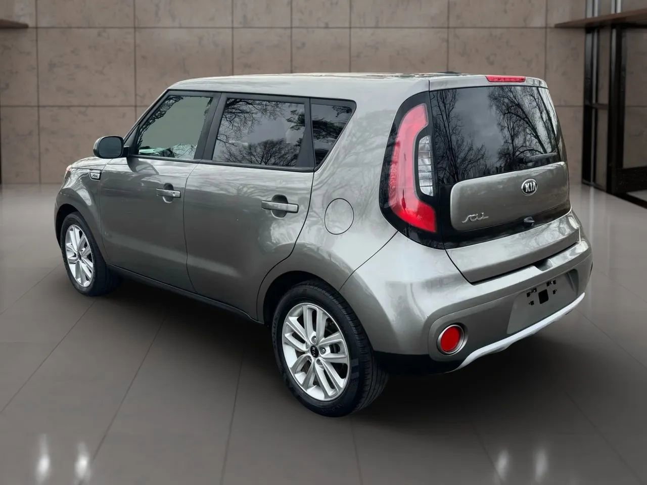 Used 2019 Kia Soul + FWD image 4