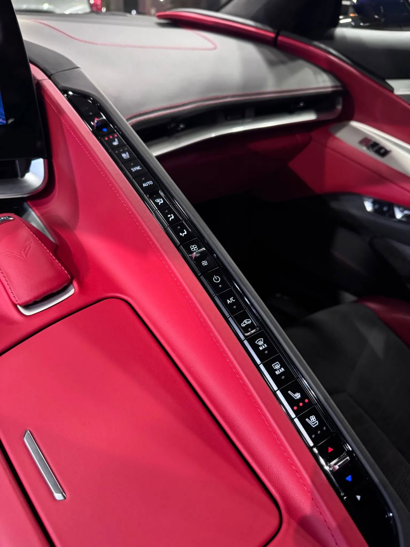 Used 2025 Chevrolet Corvette Z06 image 34